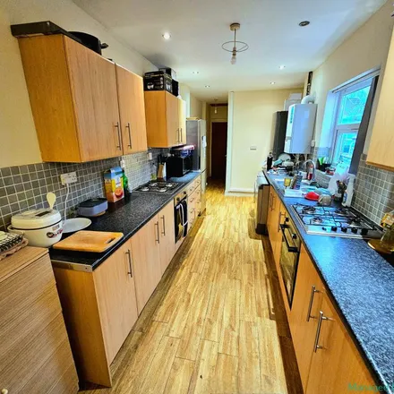 Rent this 8 bed apartment on 54 Tiverton Road in Selly Oak, B29 6BP