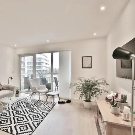 Rent this 2 bed apartment on unnamed road in London, W6 9AN