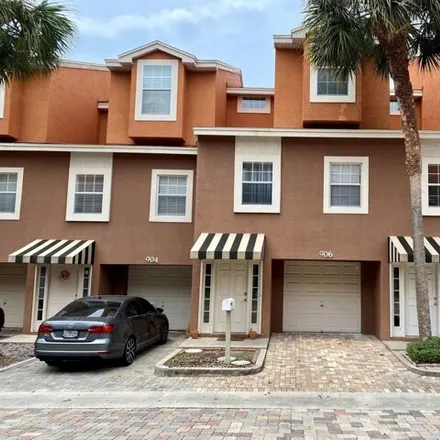 Rent this 3 bed townhouse on 993 Grove Street in Clearwater, FL 33755