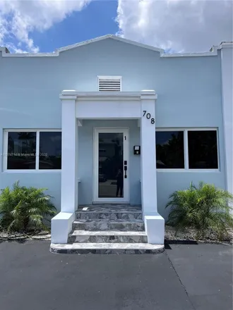 Buy this studio duplex on 708 Southeast 6th Court in Fort Lauderdale, FL 33301