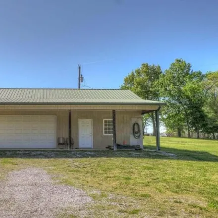 Image 2 - 104 North Ozark Trail, Goodman, McDonald County, MO 64843, USA - House for sale