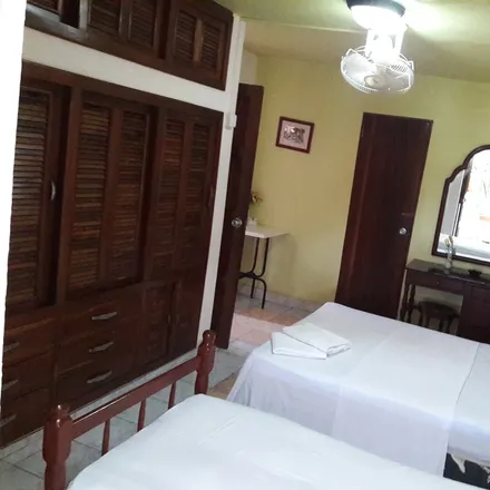 Image 3 - Guanabacoa, Campo Florido, HAVANA, CU - House for rent