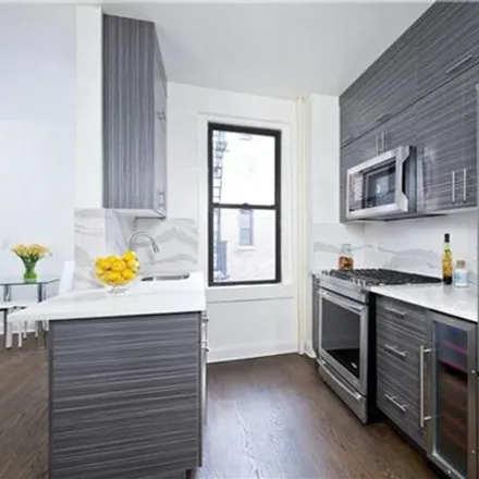 Image 3 - 130 West 16th Street, New York, NY 10011, USA - Apartment for sale