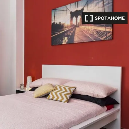 Rent this 6 bed room on Via Giuseppe Frua in 20146 Milan MI, Italy