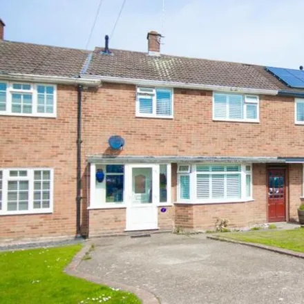 Buy this 3 bed townhouse on Boundary Drive in Hutton, CM13 1RH