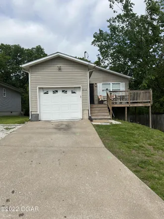 Buy this 3 bed house on 3316 South Moffet Avenue in Joplin, MO 64804