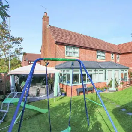 Buy this 5 bed house on 10 Lime Croft in Yate Rocks, BS37 7HG