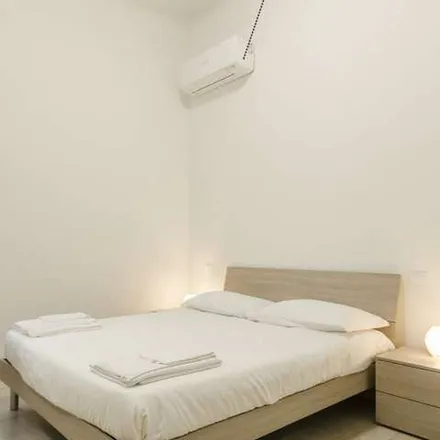 Image 1 - Fabiola, Via San Felice, 40122 Bologna BO, Italy - Apartment for rent