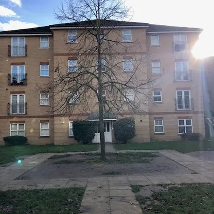 Rent this 2 bed apartment on unnamed road in Seven Kings, London