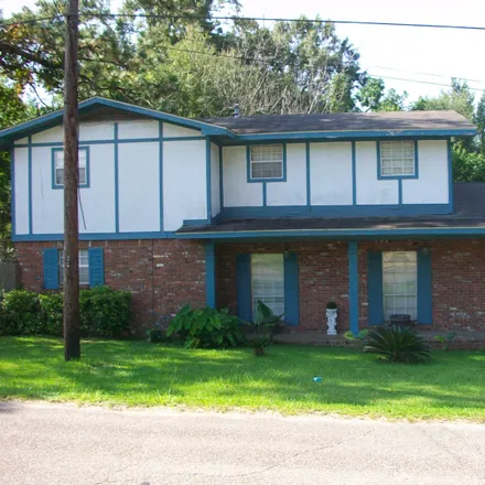 Buy this 6 bed house on 323 North 20th Avenue in Hattiesburg, MS 39401