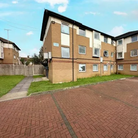 Buy this 1 bed apartment on Milliners Way in Luton, LU3 1GQ
