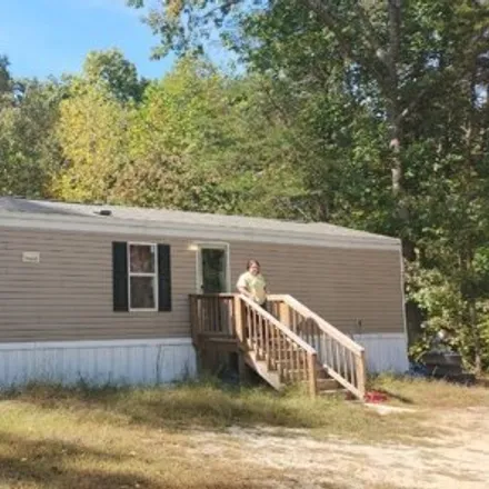 Buy this studio apartment on 164 Hicks Road in Stephens County, GA 30577
