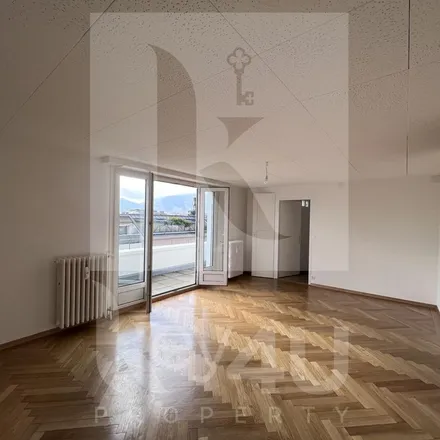 Rent this 2 bed apartment on Rue du Môle 1 in 1201 Geneva, Switzerland