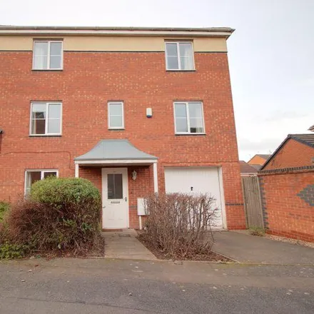 Rent this 3 bed townhouse on Plantin Road in Bulwell, NG5 1QT