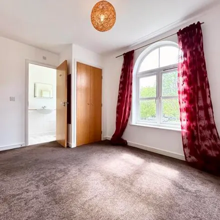 Image 7 - Sanderling Way, Worcester Park Estate, DA9 9RJ, United Kingdom - Apartment for rent