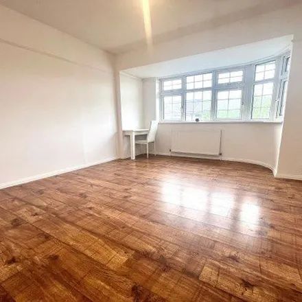Rent this 4 bed apartment on Sandhurst Drive in London, IG3 9DD