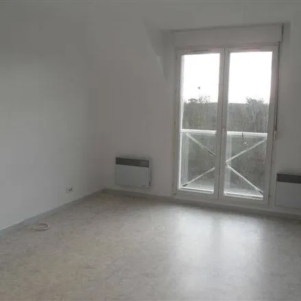 Rent this 1 bed apartment on 7 Place Aristide Briand in 28130 Maintenon, France