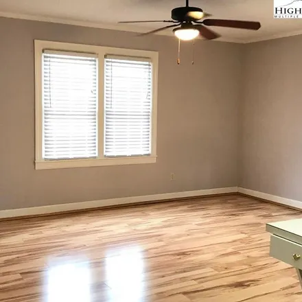 Rent this 3 bed apartment on 147 Valley Drive in Jefferson, NC 28640