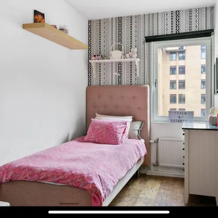 Rent this 4 bed apartment on Ringen centrum in Söderleden, 104 60 Stockholm