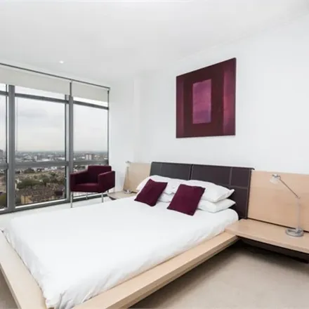 Image 1 - North Dockside, Canary Wharf, London, E14 5HA, United Kingdom - Apartment for rent