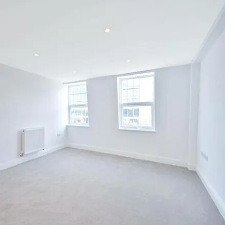 Image 5 - Domino's, 758A Bath Road, London, TW5 9TY, United Kingdom - Apartment for rent