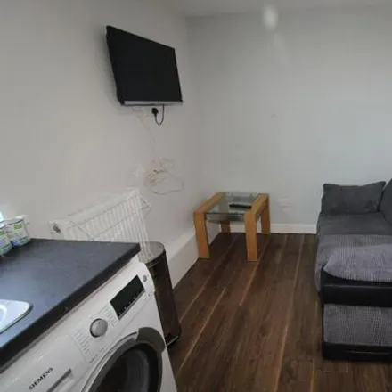 Image 2 - Hawkins Street, Preston, PR1 7HR, United Kingdom - Room for rent