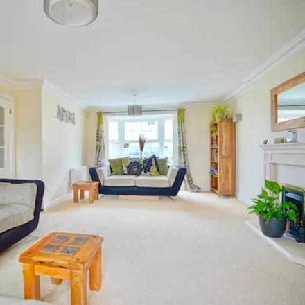 Image 5 - Kingfisher Close, Little Paxton, PE19 6HB, United Kingdom - House for sale