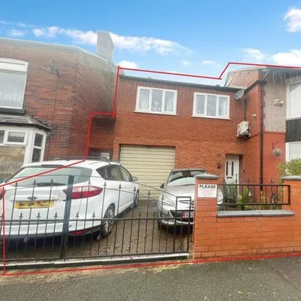 Buy this 3 bed duplex on Gregory Avenue in Bolton, BL2 6HT