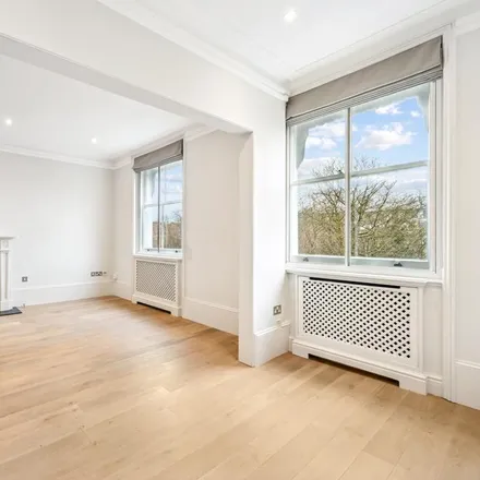 Rent this 3 bed apartment on 31 Cadogan Place in London, SW1X 9PU