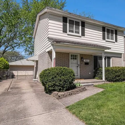 Buy this 3 bed house on 3221 Ferncliff Avenue in Royal Oak, MI 48073