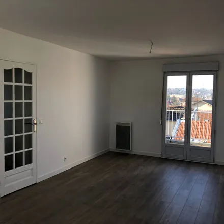Rent this 2 bed apartment on 22 Avenue Lucie in 93250 Villemomble, France