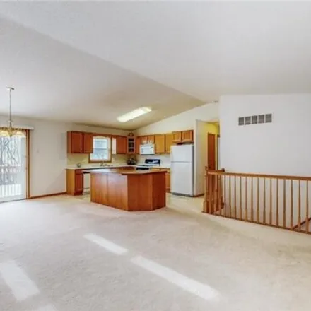Image 4 - 4963 Valley Drive Northwest, Rochester, MN 55901, USA - House for sale