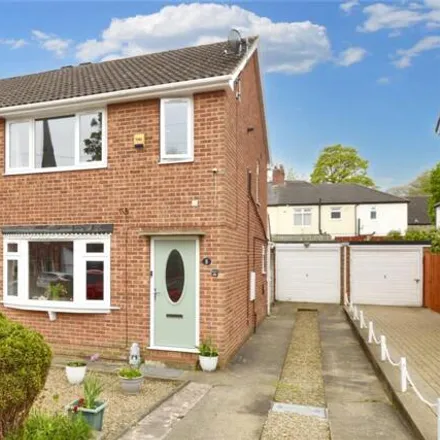 Buy this 3 bed duplex on 2 St Peter's Gardens in Pudsey, LS13 3NQ