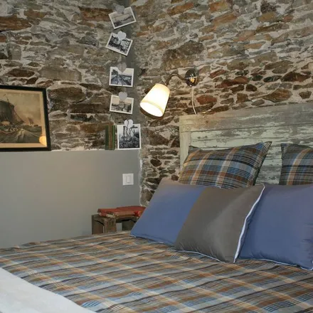 Rent this 2 bed townhouse on 44230 Saint-Sébastien-sur-Loire