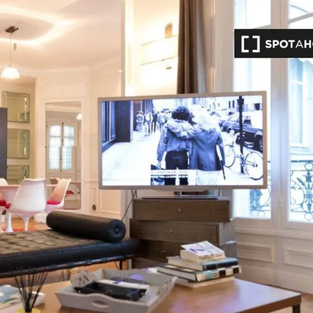 Rent this 2 bed apartment on 15 Villa Dupont in 75116 Paris, France