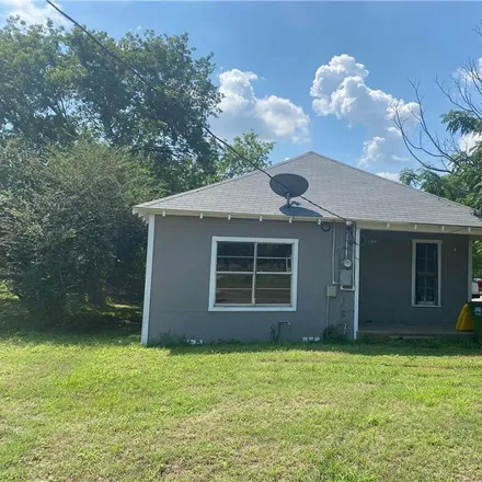 Buy this 2 bed house on 512 Park Street in Marlin, TX 76661