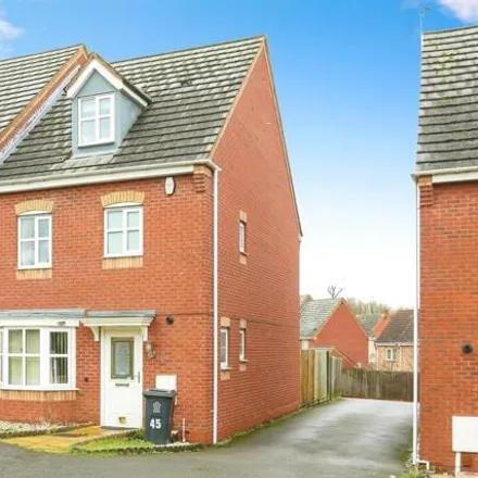 Buy this 4 bed duplex on Kestrel Mead Primary Academy Junior Site in Mundesley Road, Leicester