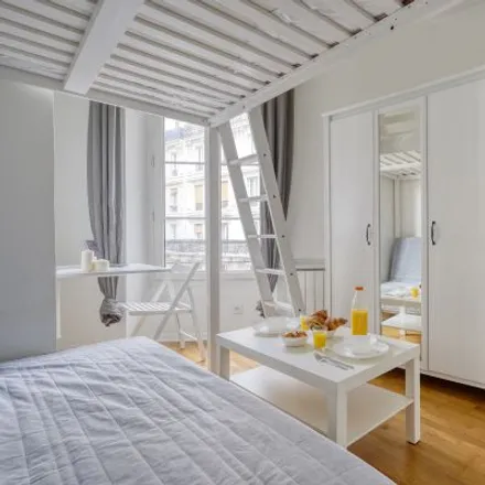 Image 6 - 10 Rue des Moines, 75017 Paris, France - Apartment for rent