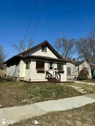 Buy this 2 bed house on 1096 Simcoe Avenue in Flint, MI 48507