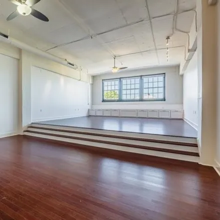 Image 2 - The Lofts at South Bluff, 505 Tennessee Street, Memphis, TN 38103, USA - Condo for sale
