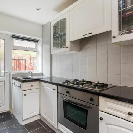 Image 5 - Beacon Road, Sheffield, S9 1AD, United Kingdom - Townhouse for sale