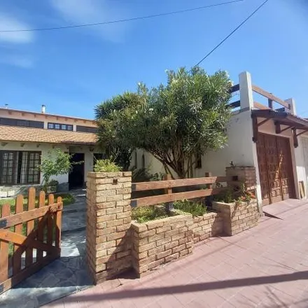 Buy this 4 bed house on Falucho in M5507 ENT Luján de Cuyo, Argentina