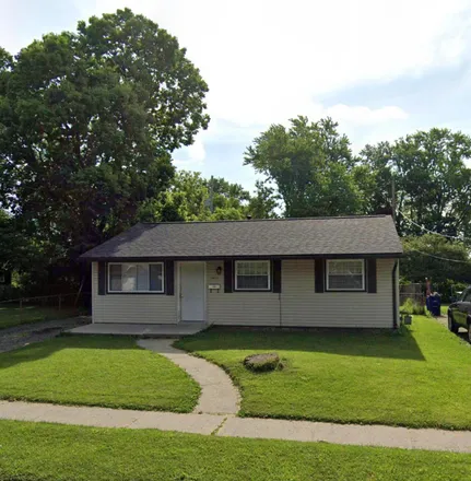 Buy this 3 bed house on 2466 Navarre Road in Columbus, OH 43207