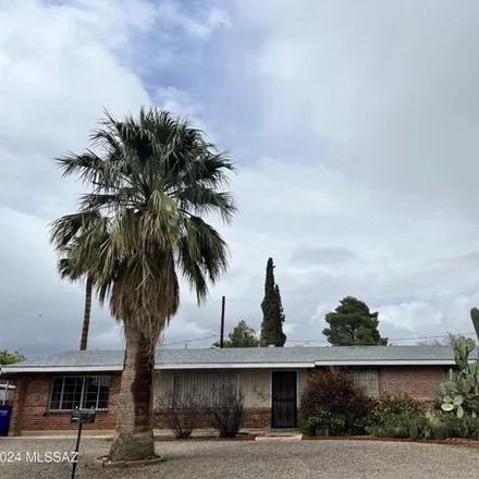 Rent this 3 bed house on 5845 East Burns Street in Tucson, AZ 85711