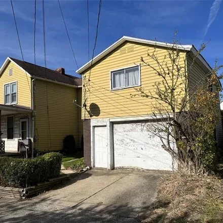 Buy this studio house on 53 Arlington Avenue in Uniontown, PA 15401