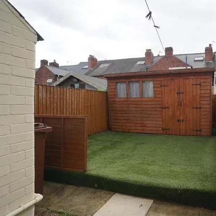 Image 2 - Bickerton Road, Sheffield, S6 1SG, United Kingdom - Townhouse for rent