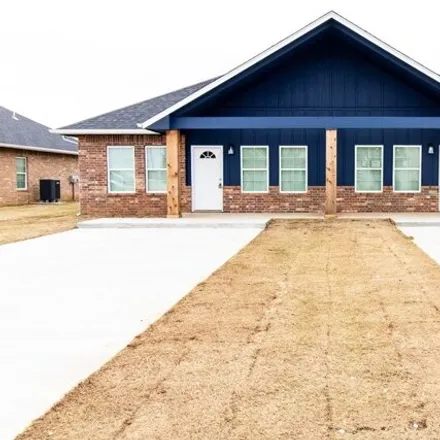 Buy this 6 bed house on 316 Northwest 122nd Street in Oklahoma City, OK 73114