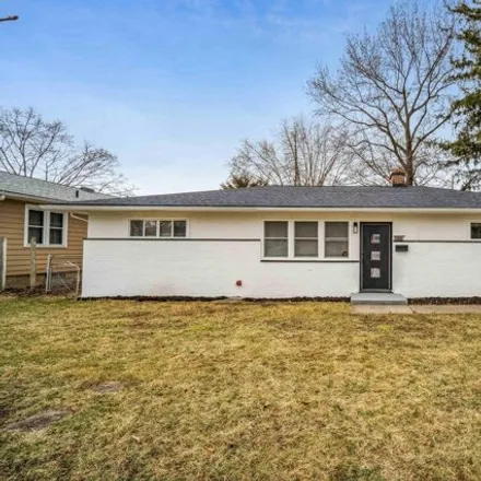 Buy this 3 bed house on 1087 Westphal Avenue in Whitehall, OH 43227