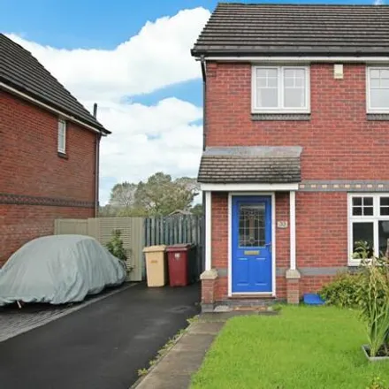 Buy this 3 bed duplex on Ingleby Close in Westhoughton, BL5 3QZ