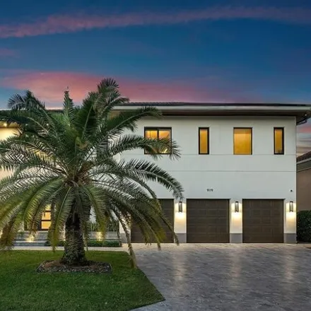 Buy this 5 bed house on 919 Jasmine Drive in Delray Beach, FL 33483